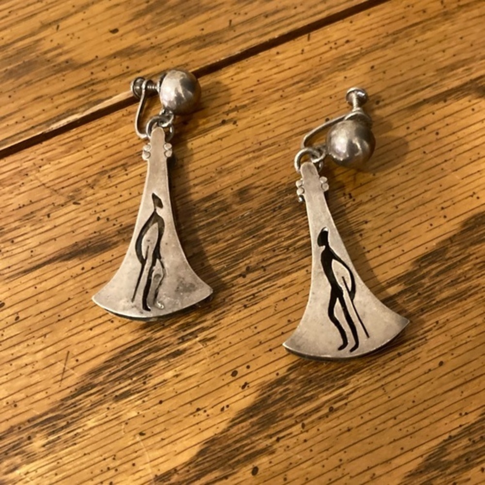 Los Castillo Vintage Sterling Silver .925 Shadowbox Figure Clip-o Earring